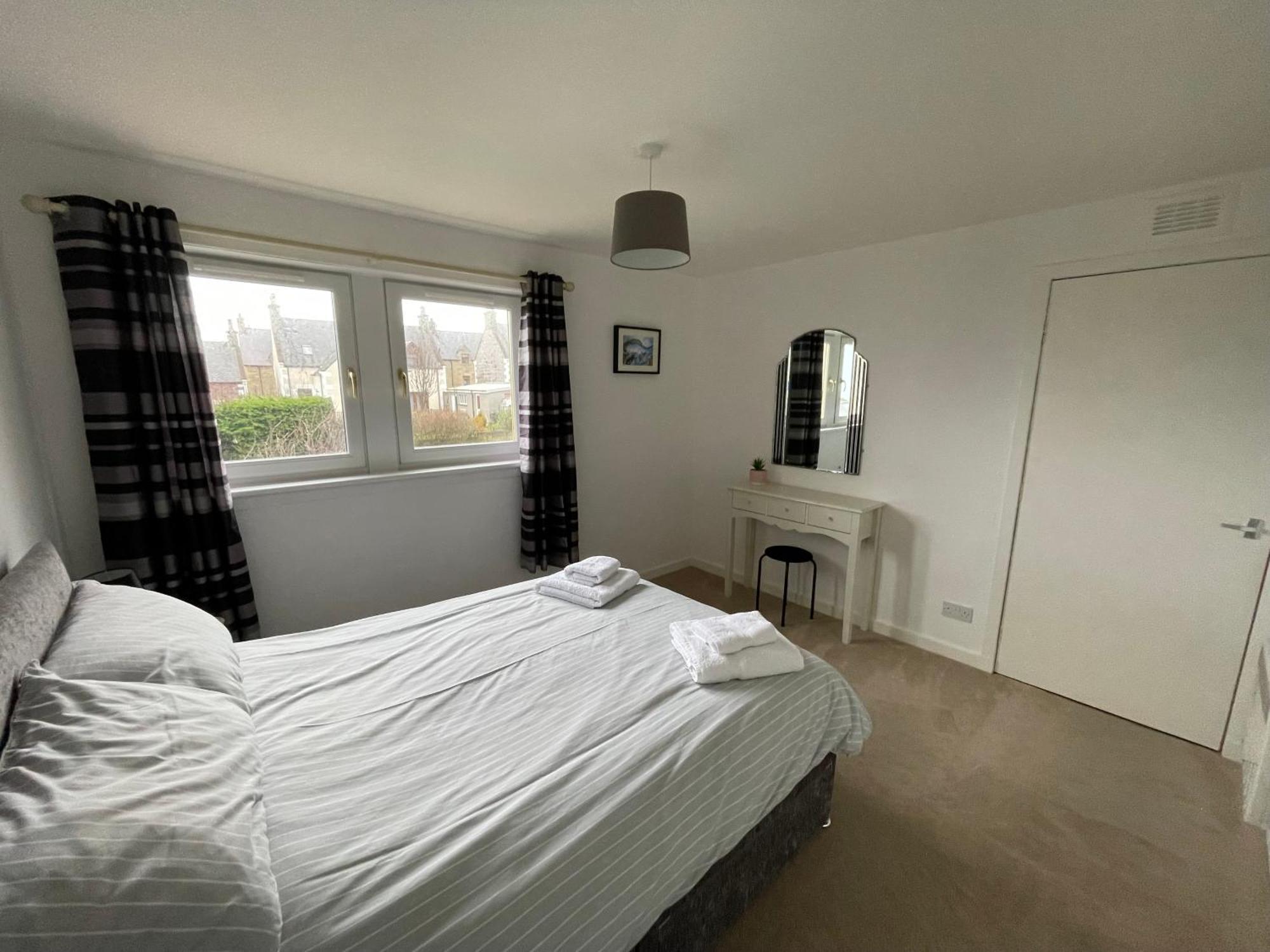 Spacious 2 Bedroom Home In Picturesque Cullen Esterno foto